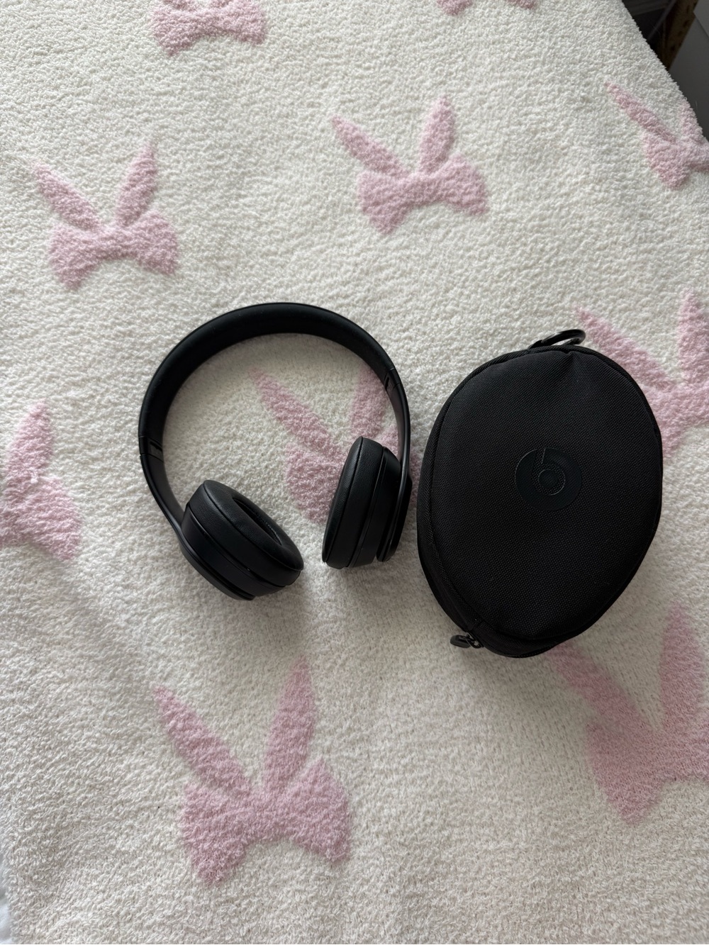 Black‎ beats wireless Bluetooth headphones
